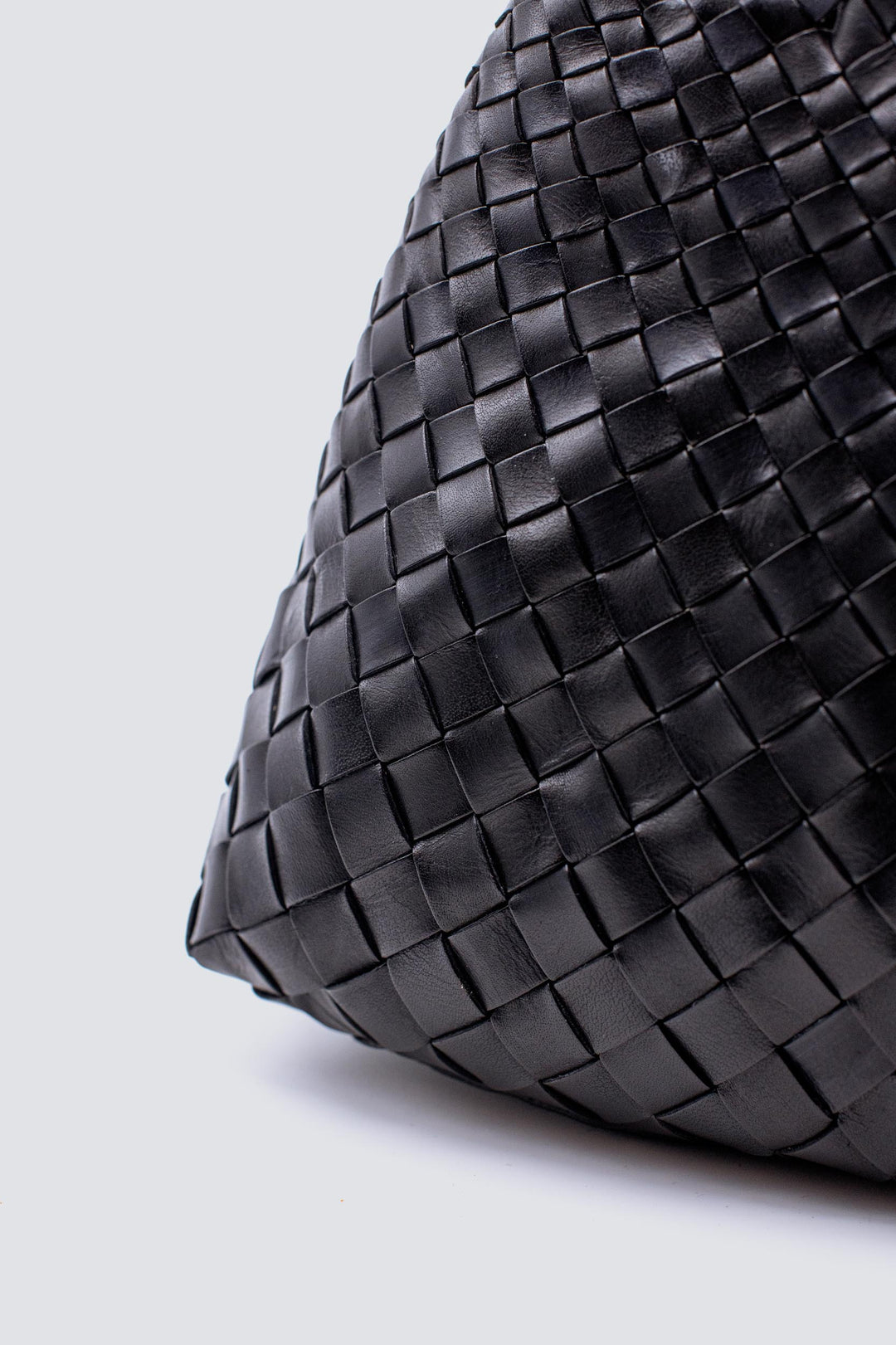 Dragon Diffusion woven leather bag handmade - Santa Croce Big Black